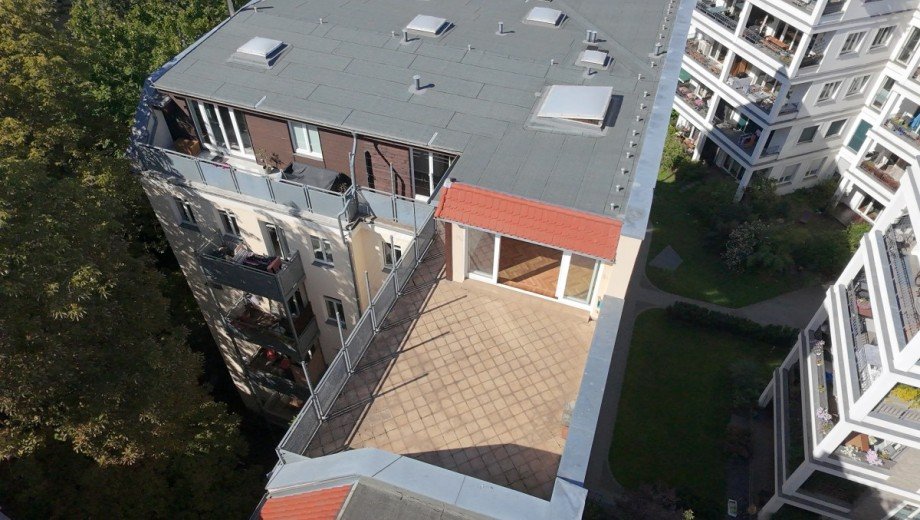 dji_fly_20250811_160326_0114_1754948885260_photo Penthousewohnung Berlin