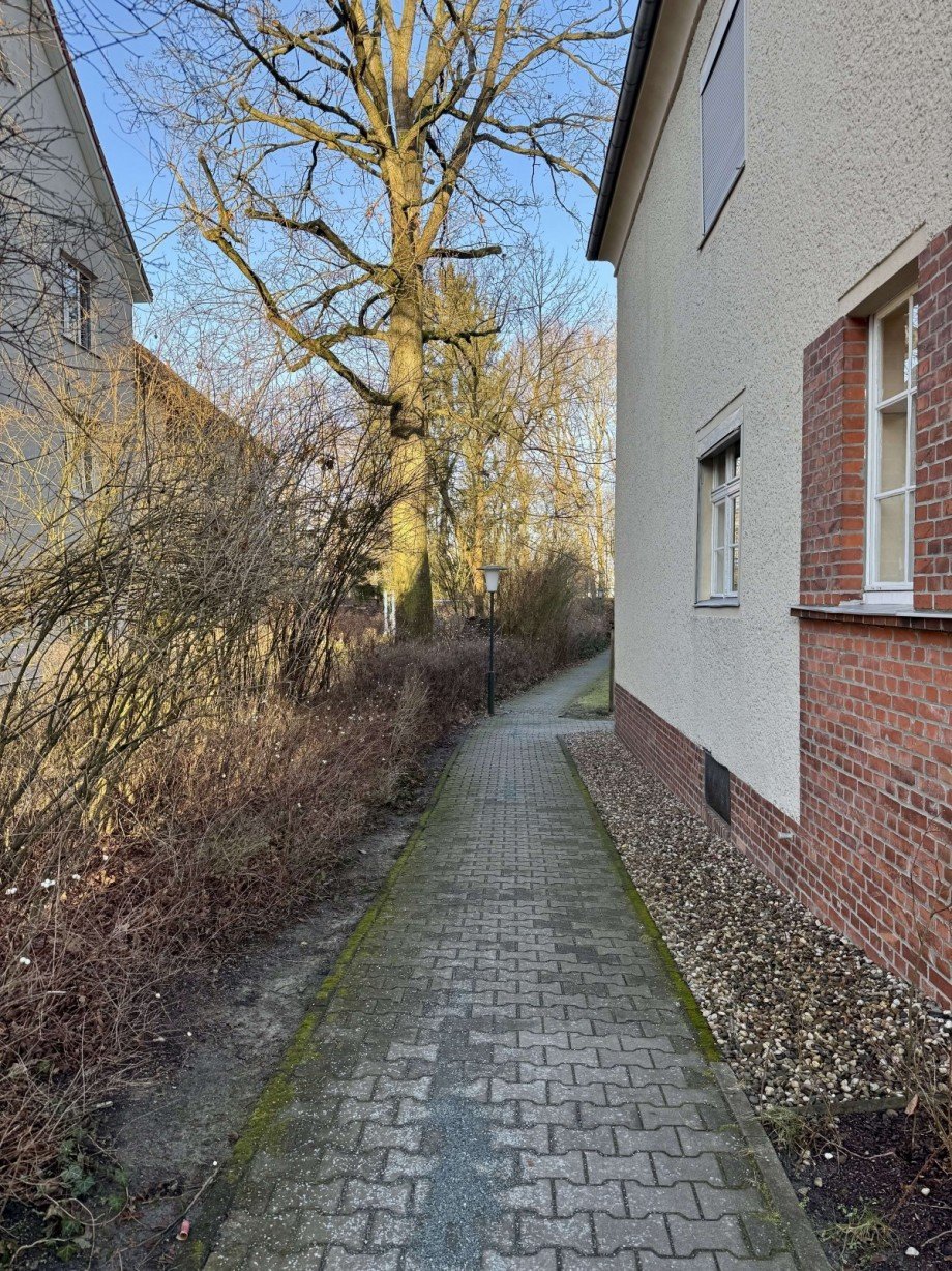 Eingangsbereich Grundst�ck Erdgeschosswohnung Berlin