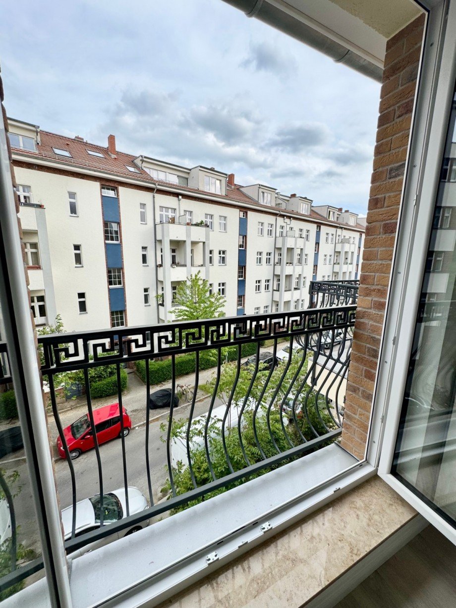 Fensterblick Zimmer 2 Etagenwohnung Berlin