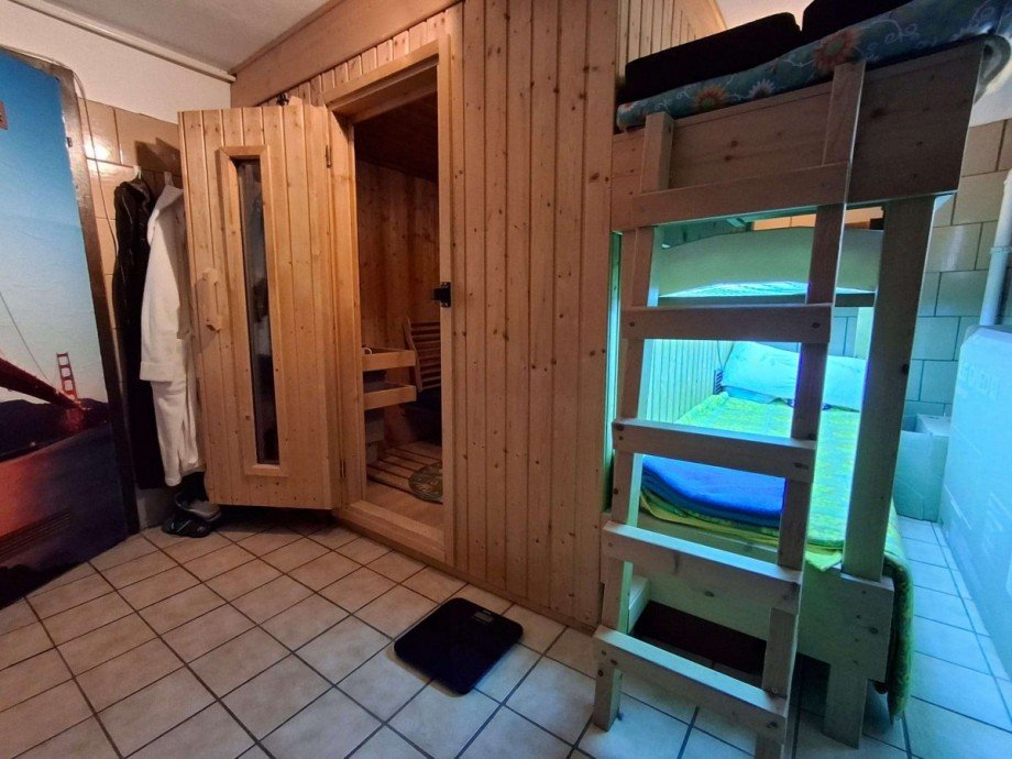 Saunaraum mit Solarium KG Einfamilienhaus Liebenwalde
