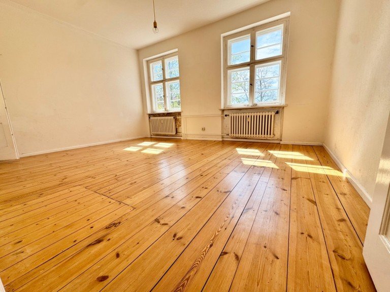 Wohnzimmer Berlin Wohnung +++Leben im Denkmal, bezugsfreie Top-Floor-Wohnung in Reinickendorf+++
