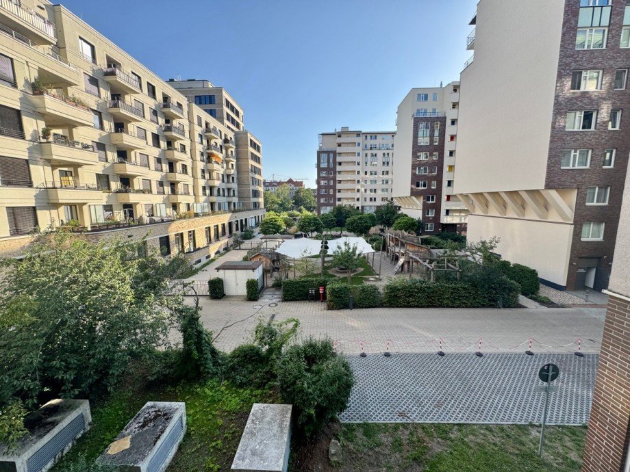 Balkonblick Etagenwohnung Berlin