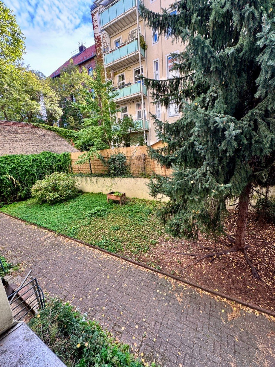 Fensterblick Etagenwohnung Berlin