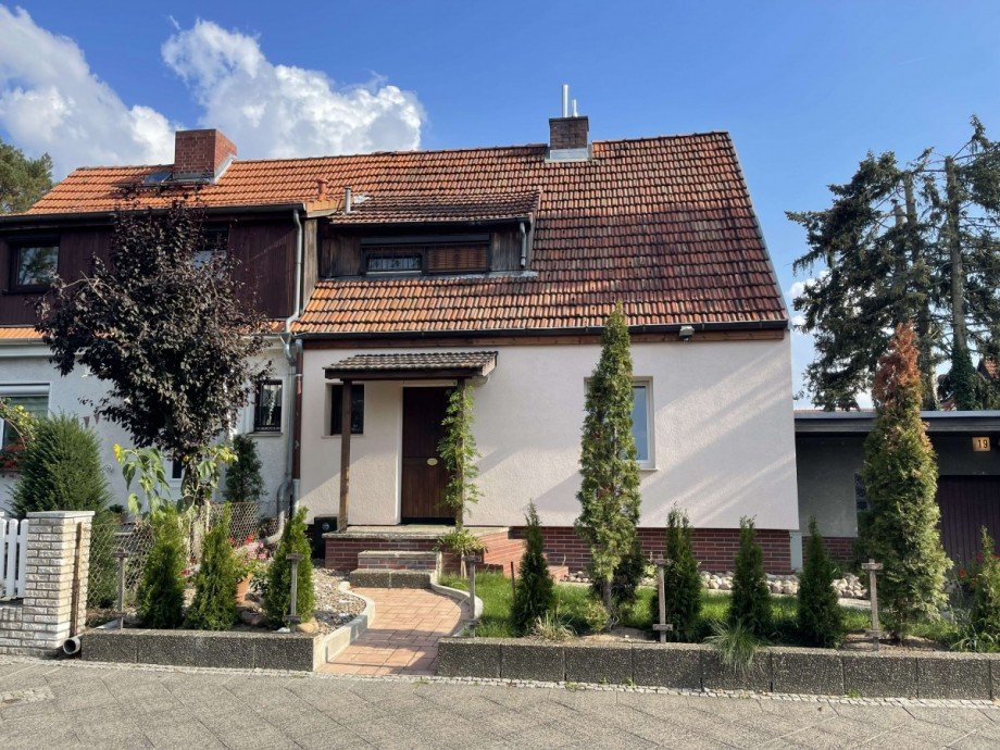 Hausansicht Doppelhaush�lfte Berlin