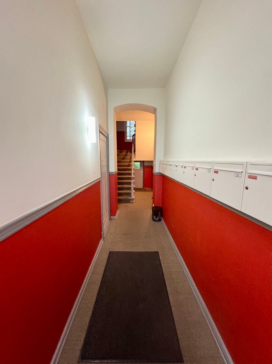 Eingang Hinterhaus Etagenwohnung Berlin
