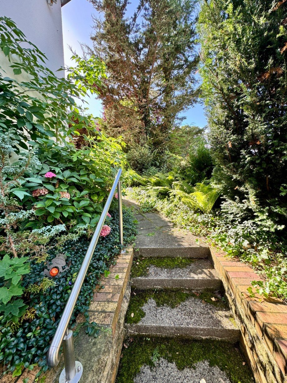 Weg zum Garten von Zufahrt Einfamilienhaus Liebenwalde