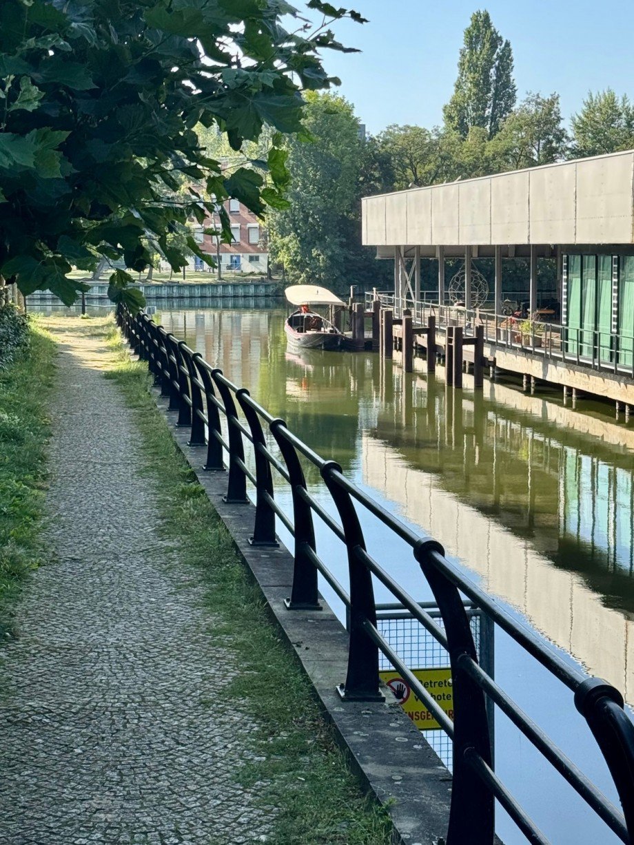 Vor Haust�r Etagenwohnung Berlin