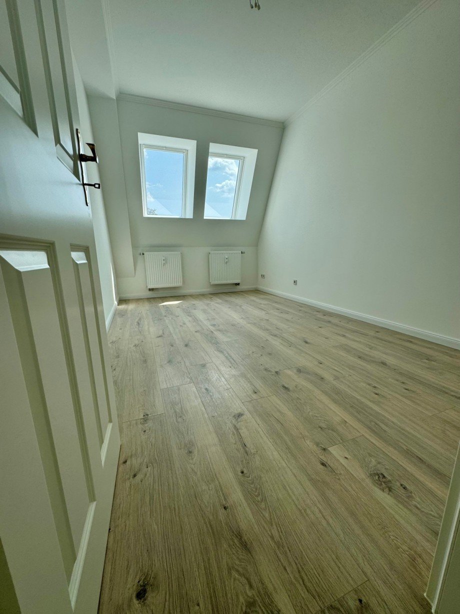 Zimmer 2 5.OG Dachgeschosswohnung Berlin